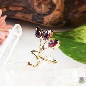 🦋LAST🦋 NWT Baizaar Garnet Triple Blossom Cocktail Ring, Size 6